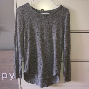 Old Navy Crew-Neck grey sweater for women.